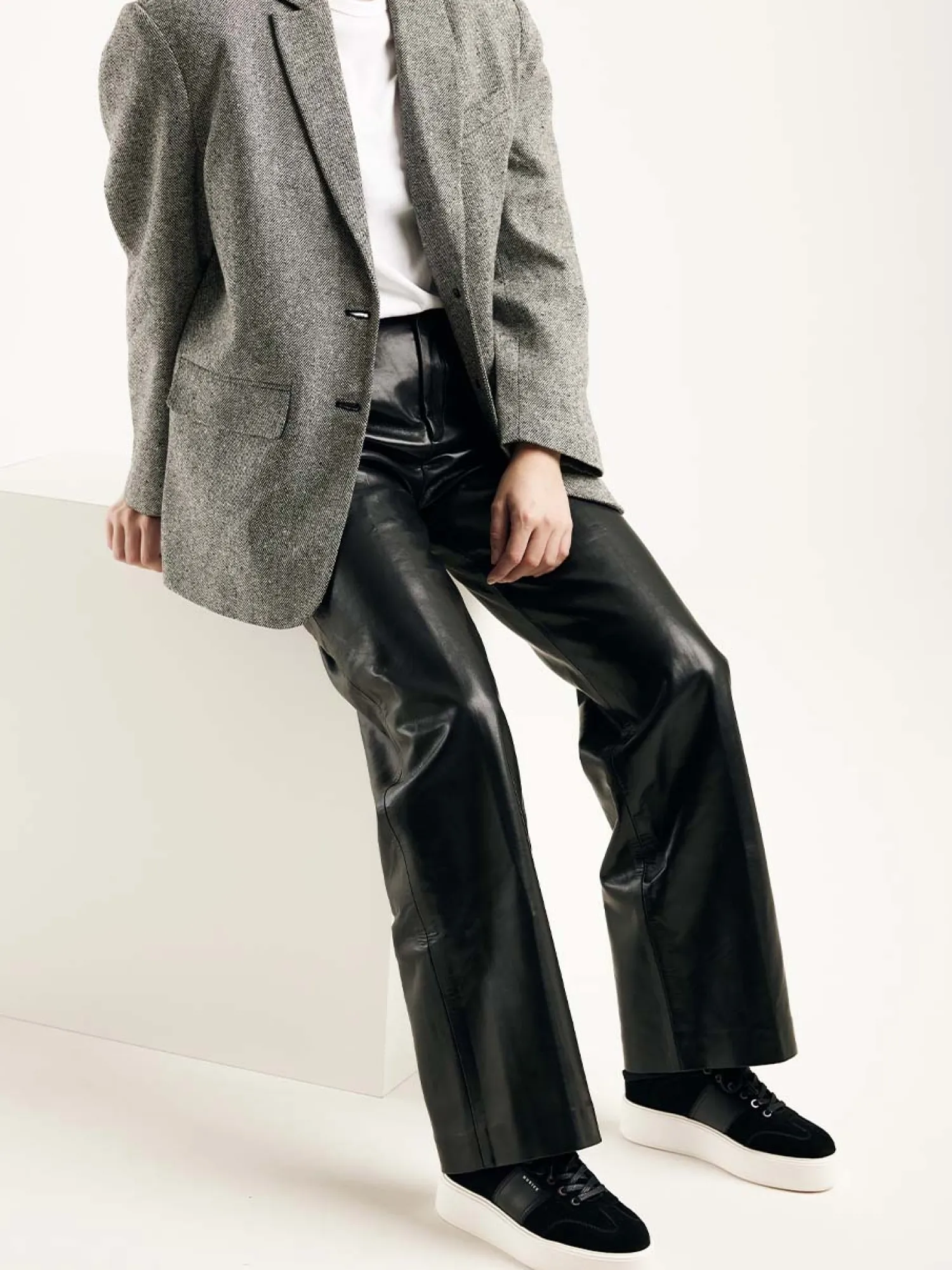 DAMES Nubikk Elise Wing Zwarte Sneakers Voor Dames